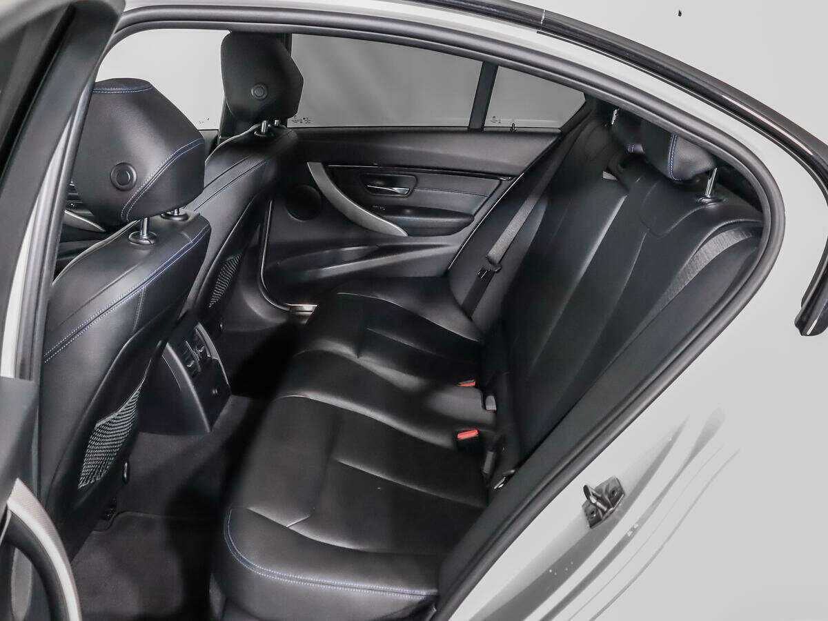 Купить BMW 3 серии, 2018, 48 899 км.. Фото: #10