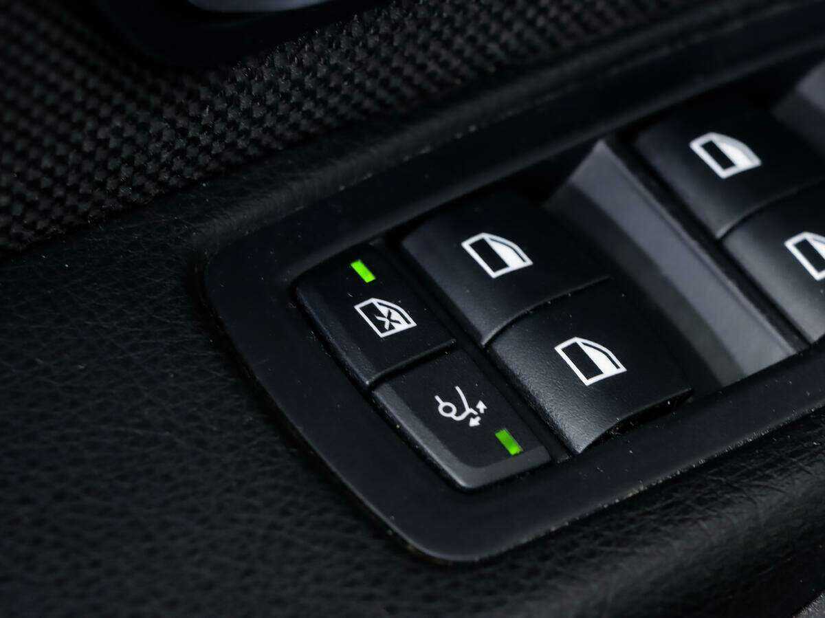 Купить BMW 3 серии, 2014, 158 601 км.. Фото: #9