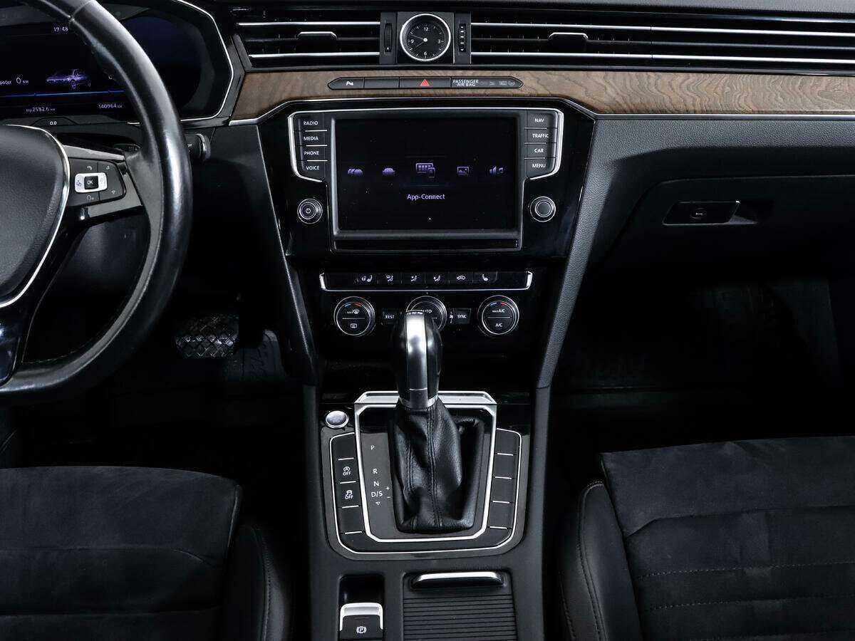 Купить Volkswagen Passat, 2016, 140 877 км.. Фото: #12