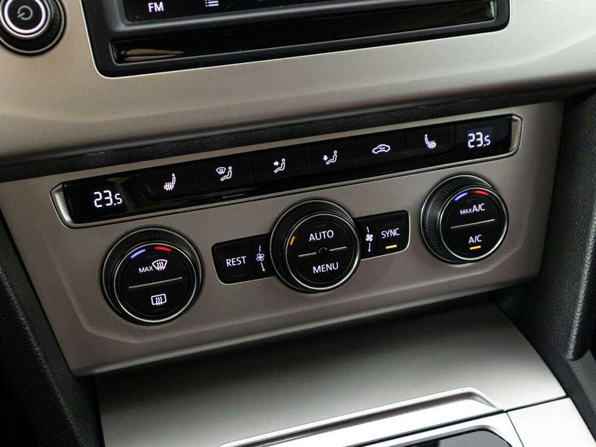 Купить Volkswagen Passat, 2017, 68 113 км.. Фото: #18