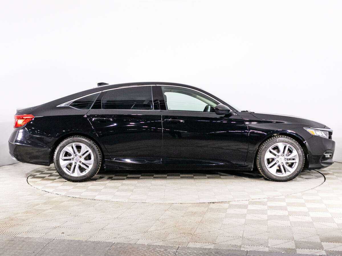 Купить Honda Accord, 2018, 71 110 км.. Фото: #3