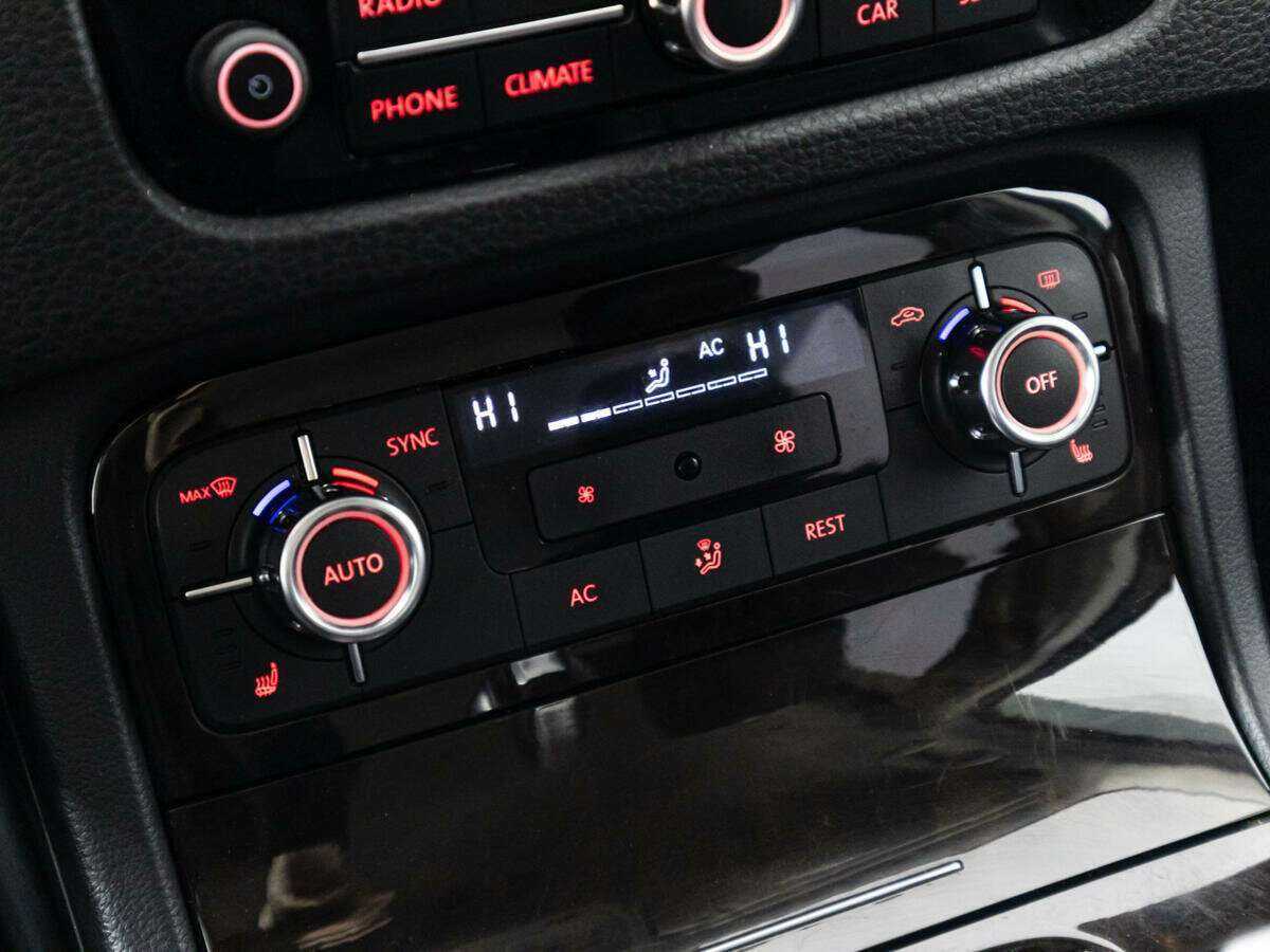 Купить Volkswagen Touareg, 2012, 356 649 км.. Фото: #13