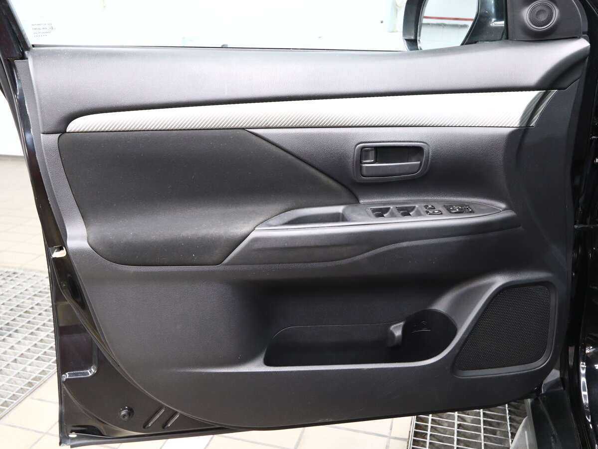 Купить Митсубиши Оутлэндер, 2013, 136 000 км.. Фото: #6