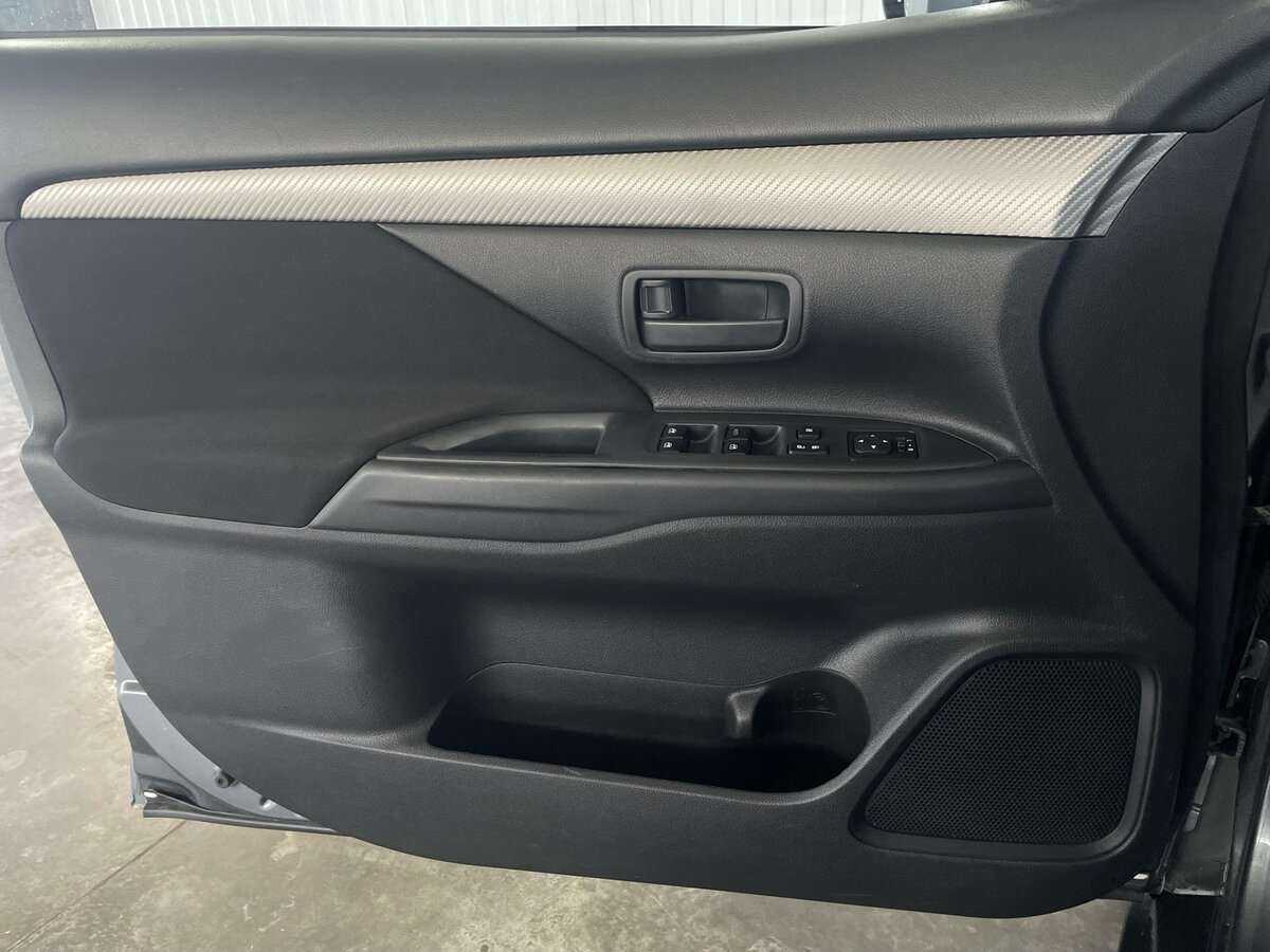 Купить Митсубиши Оутлэндер, 2018, 126 982 км.. Фото: #18