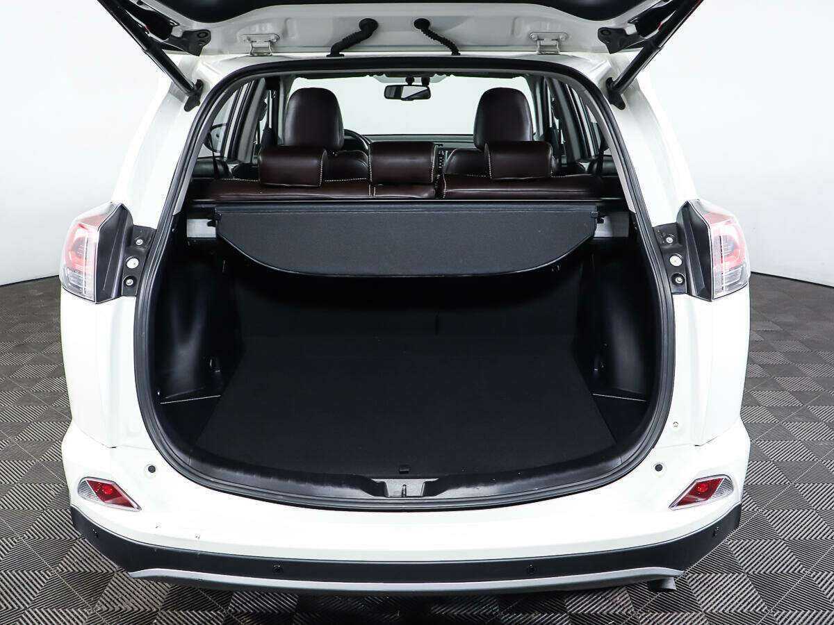 Купить Toyota RAV4, 2018, 45 900 км.. Фото: #7