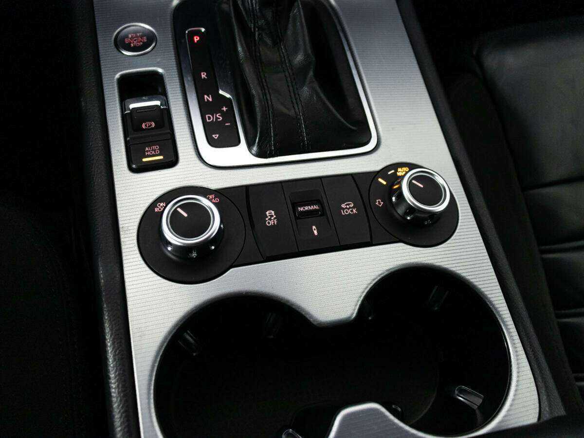 Купить Volkswagen Touareg, 2012, 236 145 км.. Фото: #17