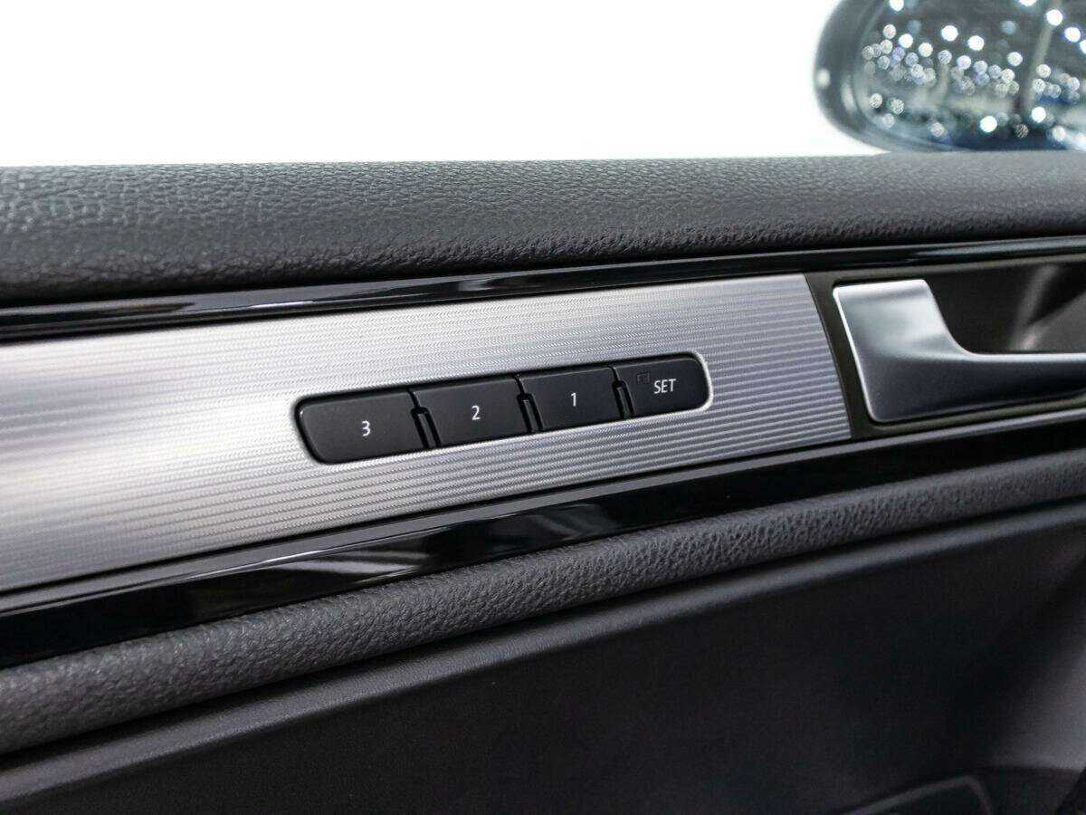Купить Volkswagen Touareg, 2012, 236 145 км.. Фото: #20