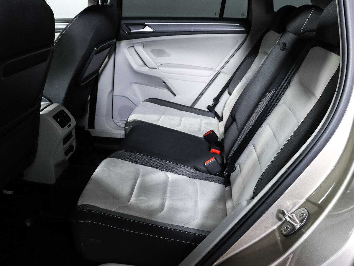 Купить Volkswagen Tiguan, 2018, 67 721 км.. Фото: #9