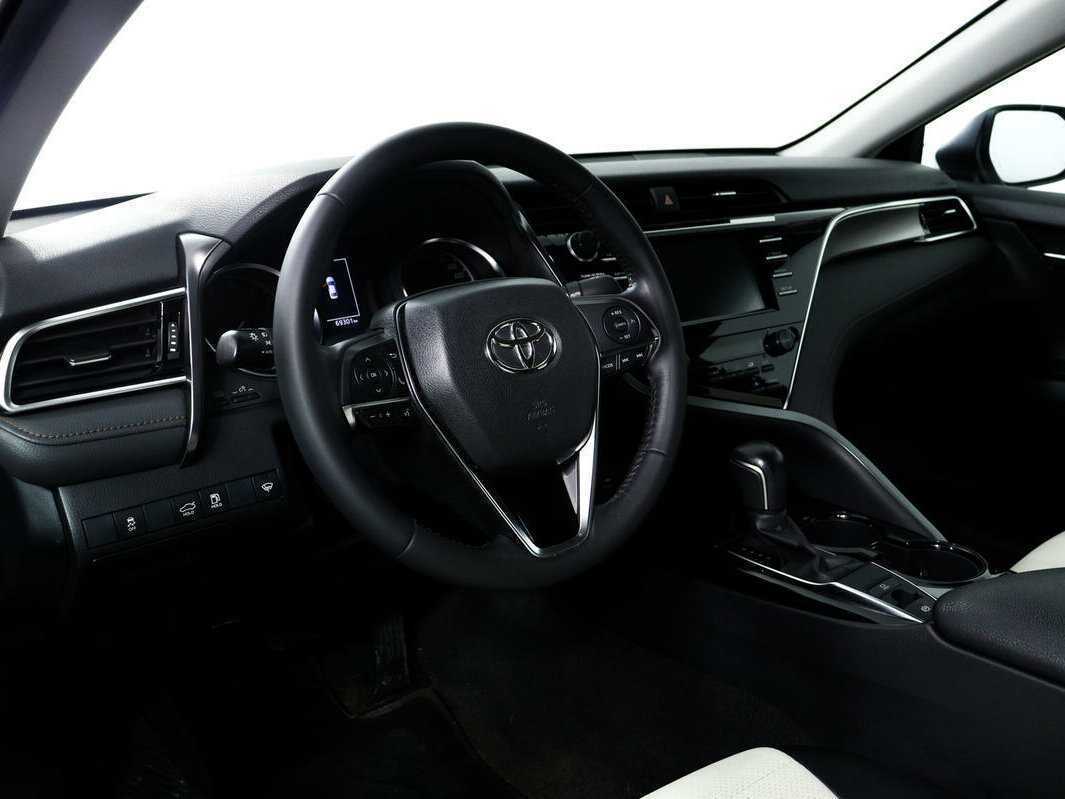 Купить Toyota Camry, 2019, 69 296 км.. Фото: #12