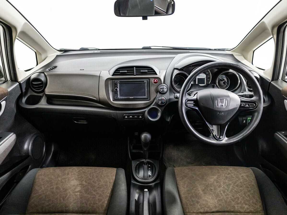 Купить Honda Fit Shuttle, 2013, 144 645 км.. Фото: #12