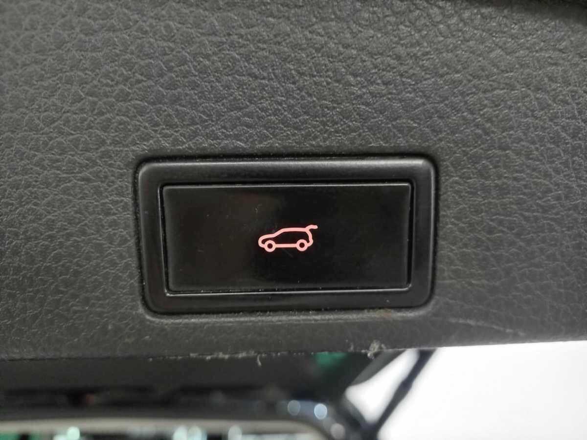 Купить Volkswagen Touareg, 2013, 181 119 км.. Фото: #17