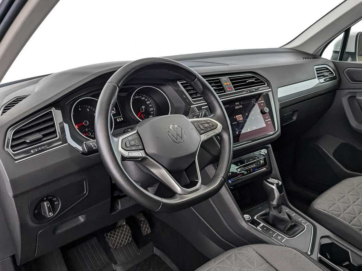 Купить Volkswagen Tiguan, 2021, 48 833 км.. Фото: #10