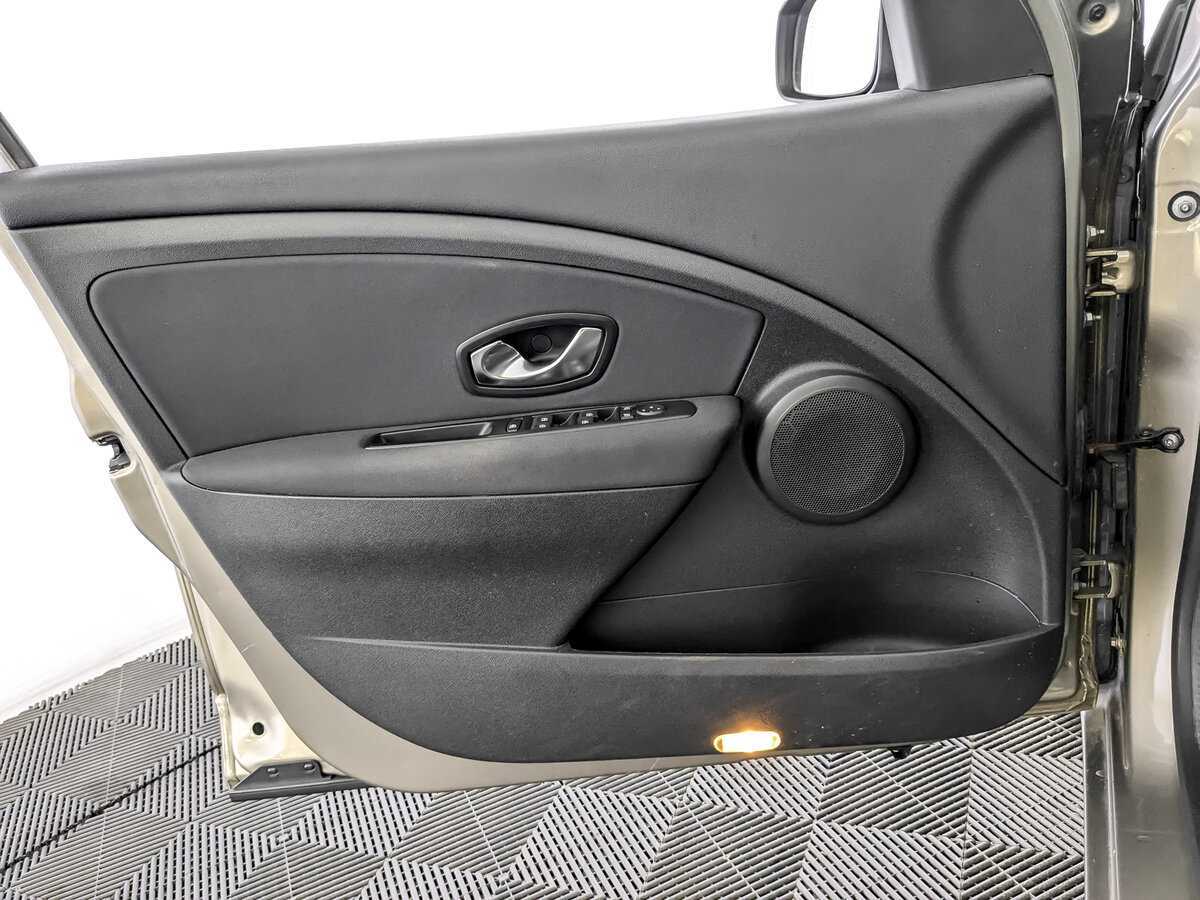 Купить Renault Fluence, 2012, 123 964 км.. Фото: #14