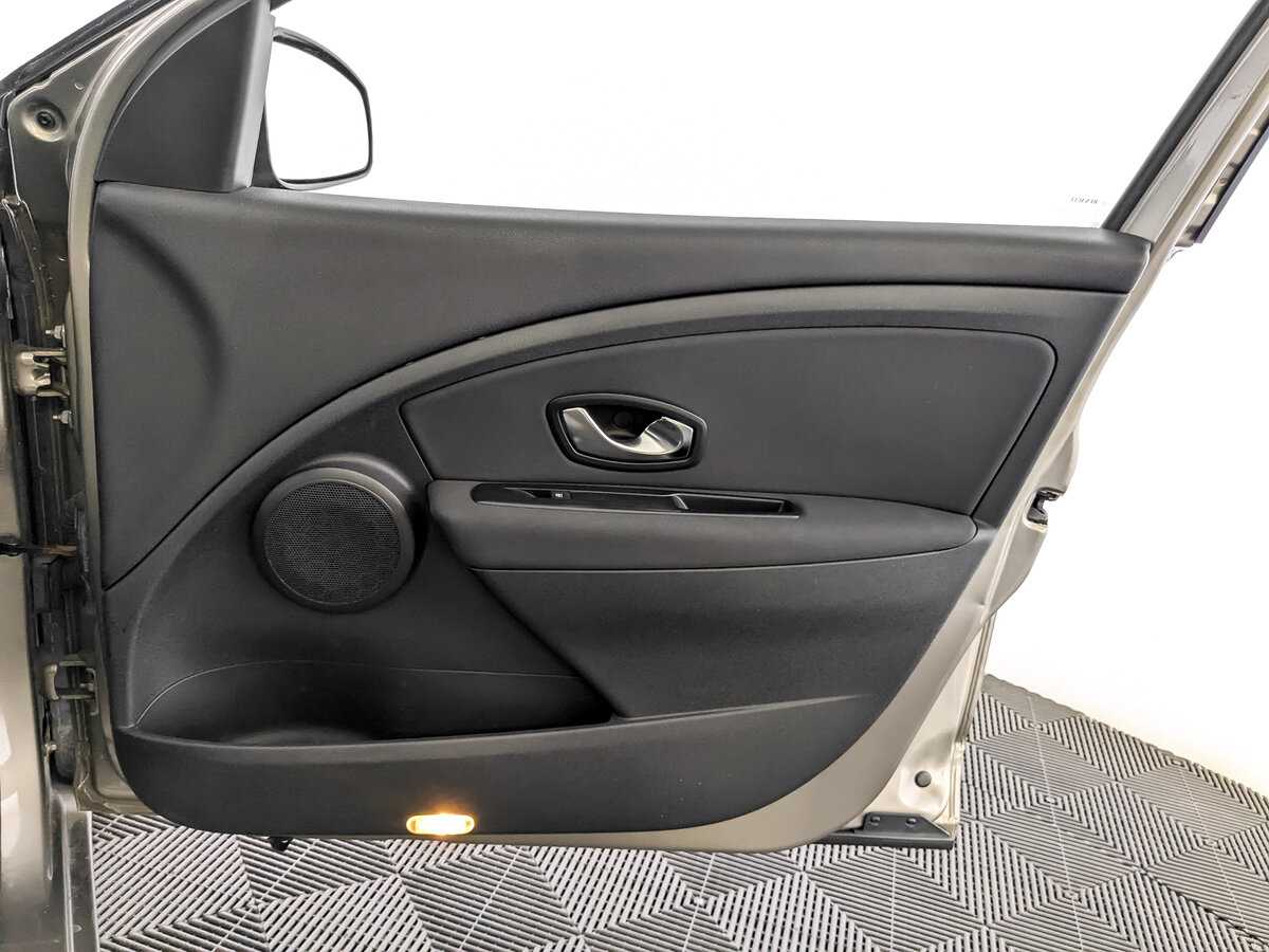 Купить Renault Fluence, 2012, 123 964 км.. Фото: #19