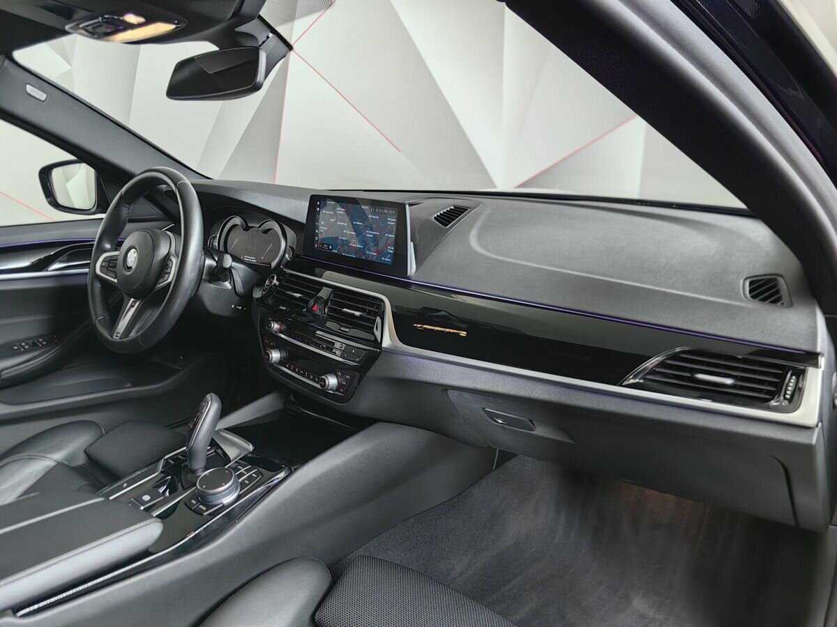 Купить BMW 5 серии, 2017, 61 613 км.. Фото: #8