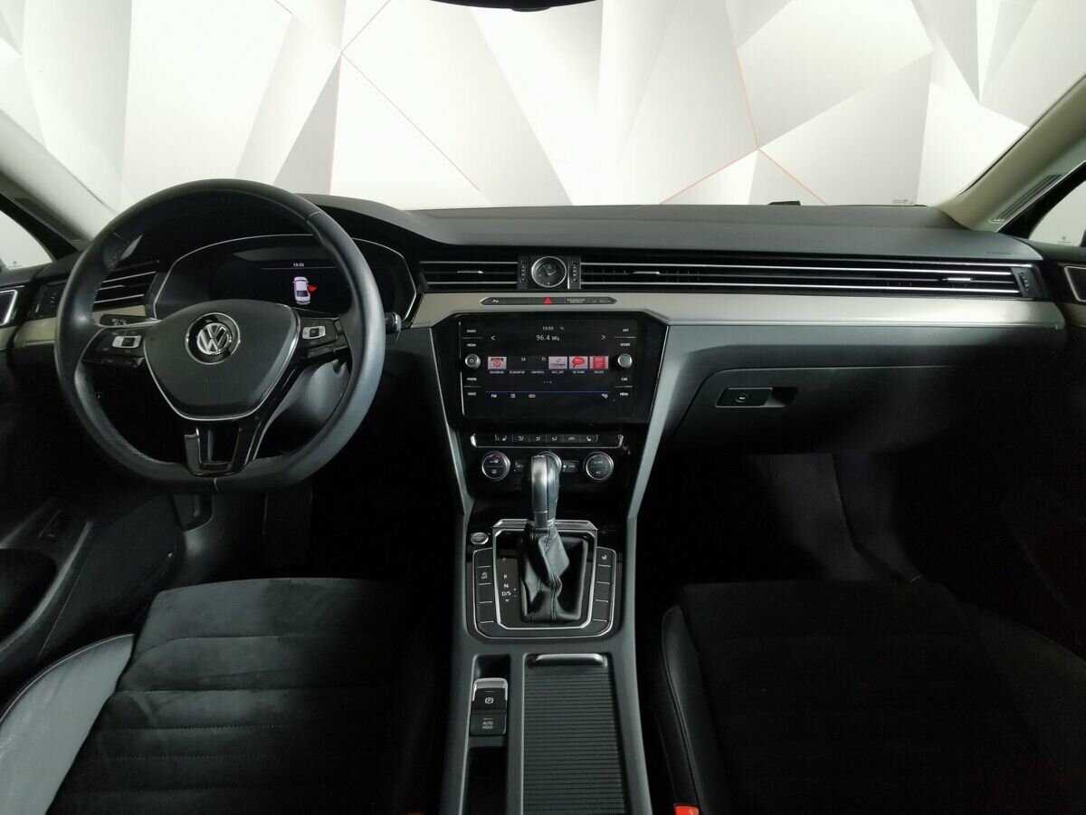 Купить Volkswagen Passat, 2019, 74 175 км.. Фото: #9