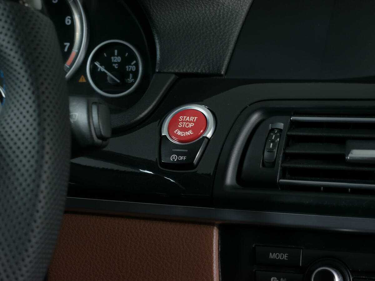 Купить BMW 5 серии, 2013, 177 941 км.. Фото: #12