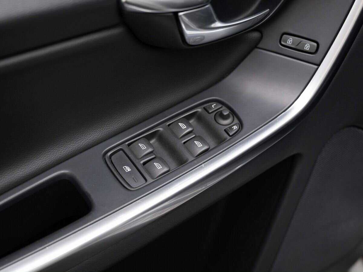 Купить Volvo XC60, 2017, 100 800 км.. Фото: #17