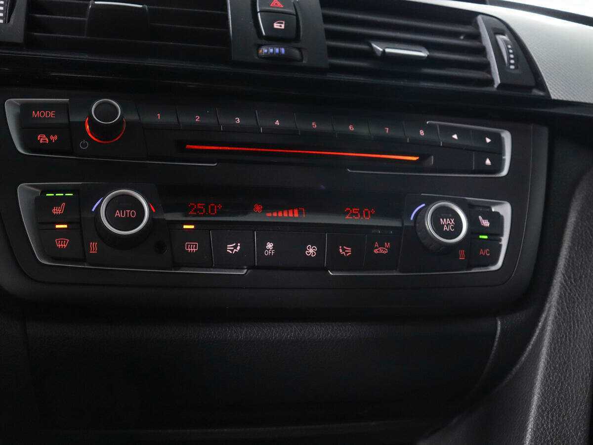 Купить BMW 3 серии, 2015, 195 241 км.. Фото: #17