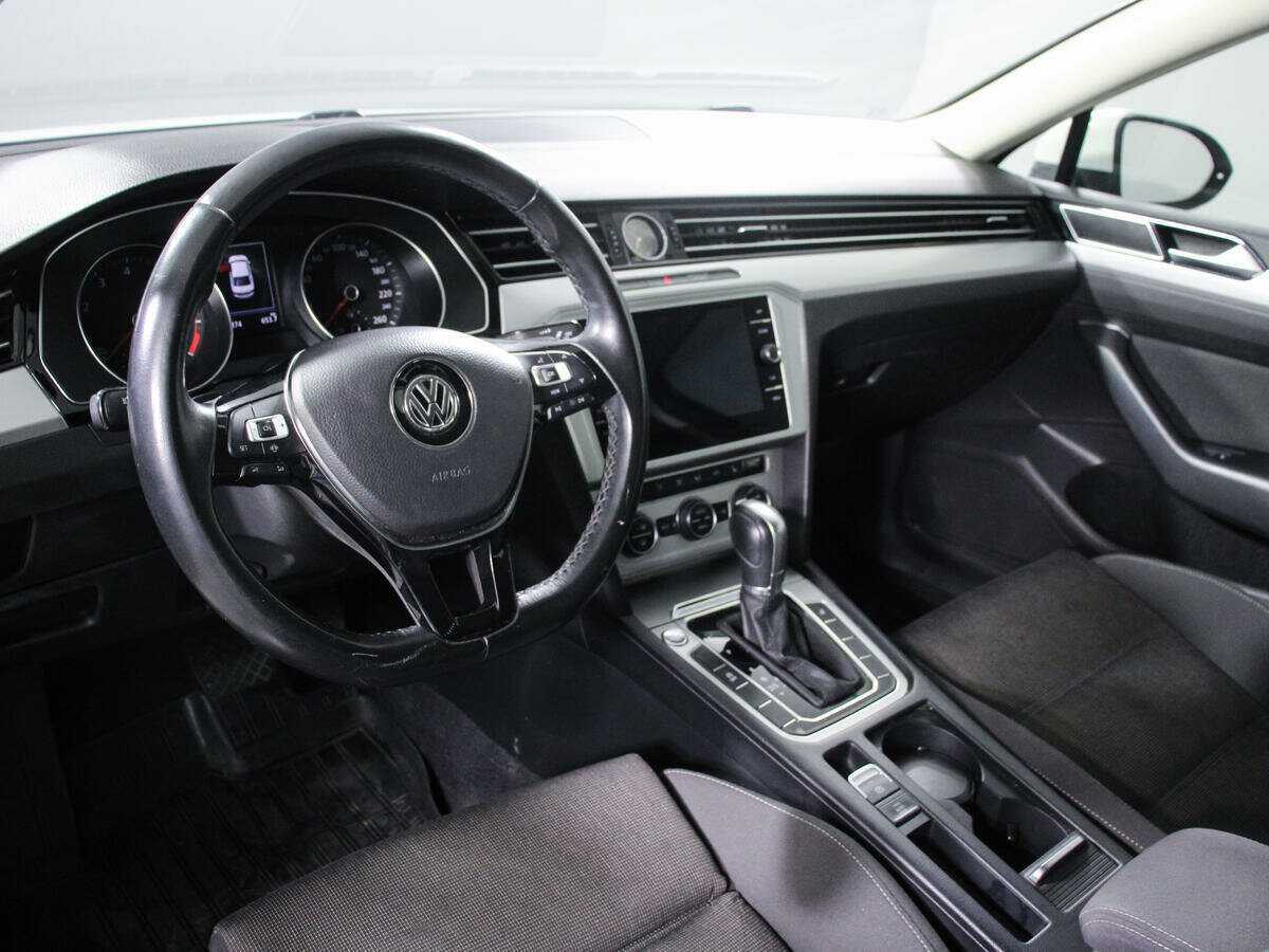 Купить Volkswagen Passat, 2018, 118 171 км.. Фото: #13