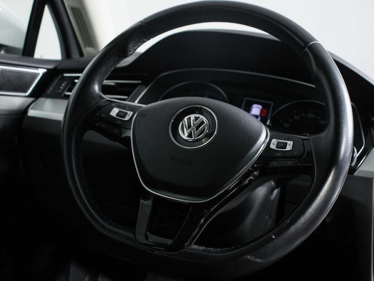 Купить Volkswagen Passat, 2018, 118 171 км.. Фото: #18