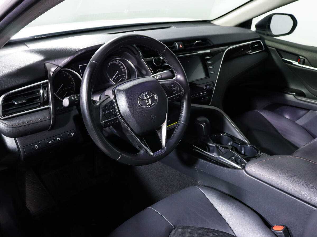 Купить Toyota Camry, 2018, 53 790 км.. Фото: #13