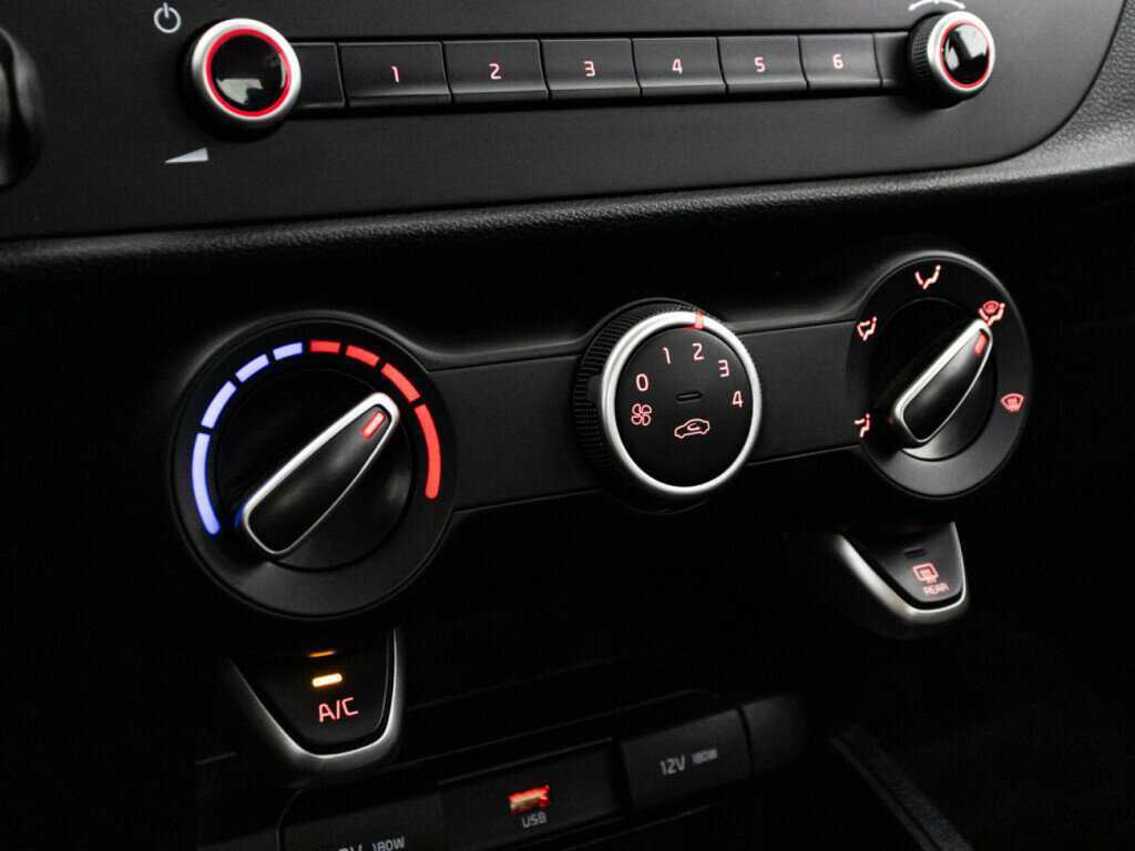 Купить Киа Рио, 2020, 119 129 км.. Фото: #15