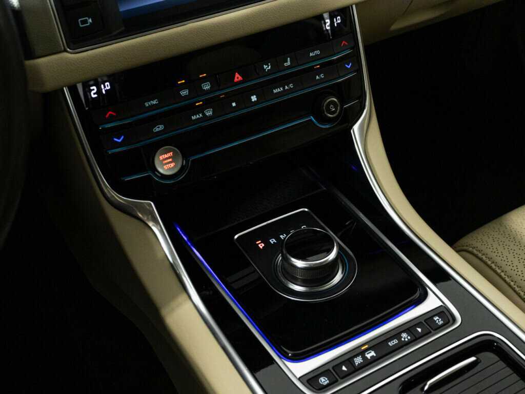 Купить Jaguar XF, 2017, 90 999 км.. Фото: #17