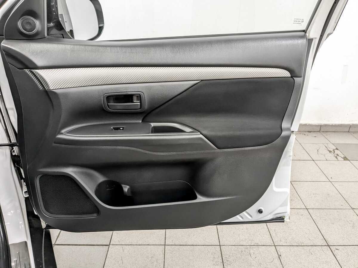 Купить Митсубиши Оутлэндер, 2015, 176 821 км.. Фото: #23