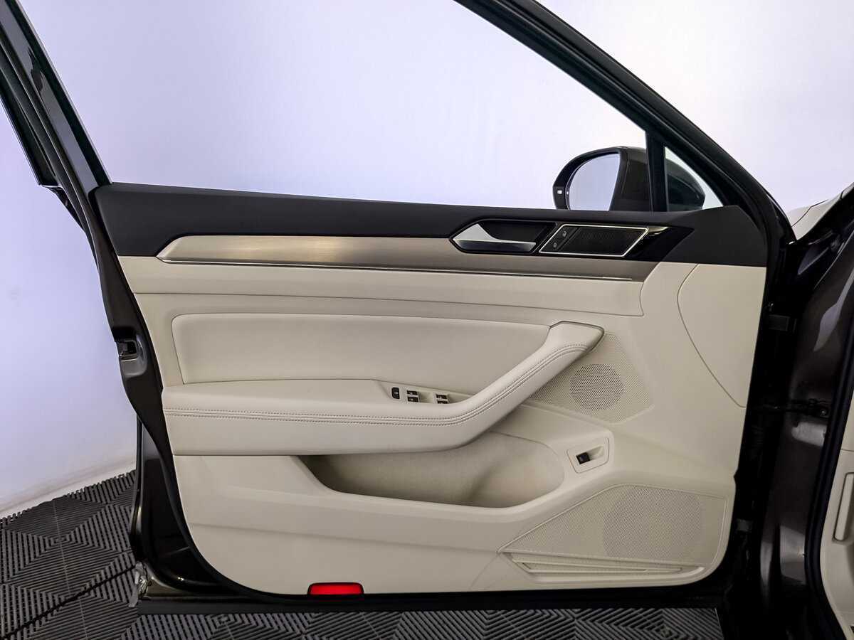 Купить Volkswagen Passat, 2017, 75 878 км.. Фото: #16