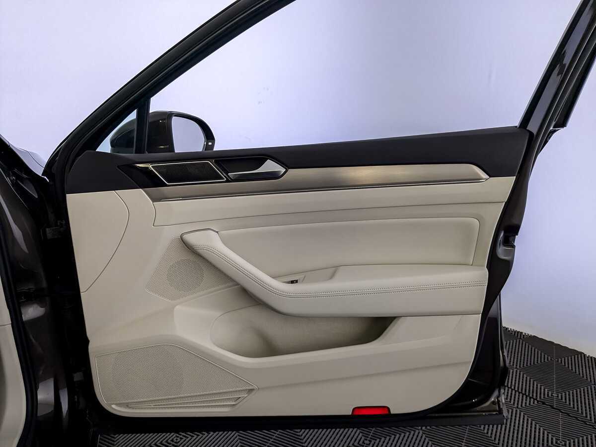 Купить Volkswagen Passat, 2017, 75 878 км.. Фото: #22