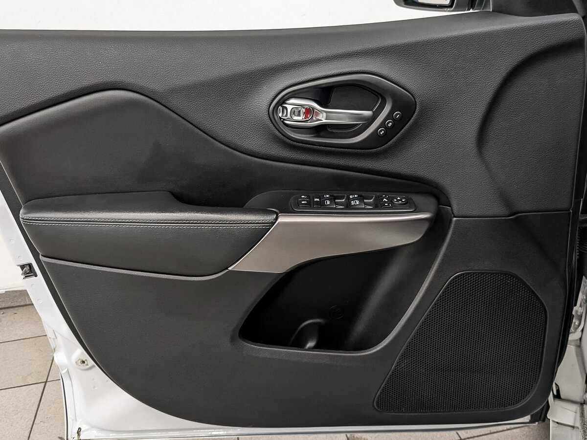 Купить Jeep Cherokee, 2019, 54 809 км.. Фото: #17