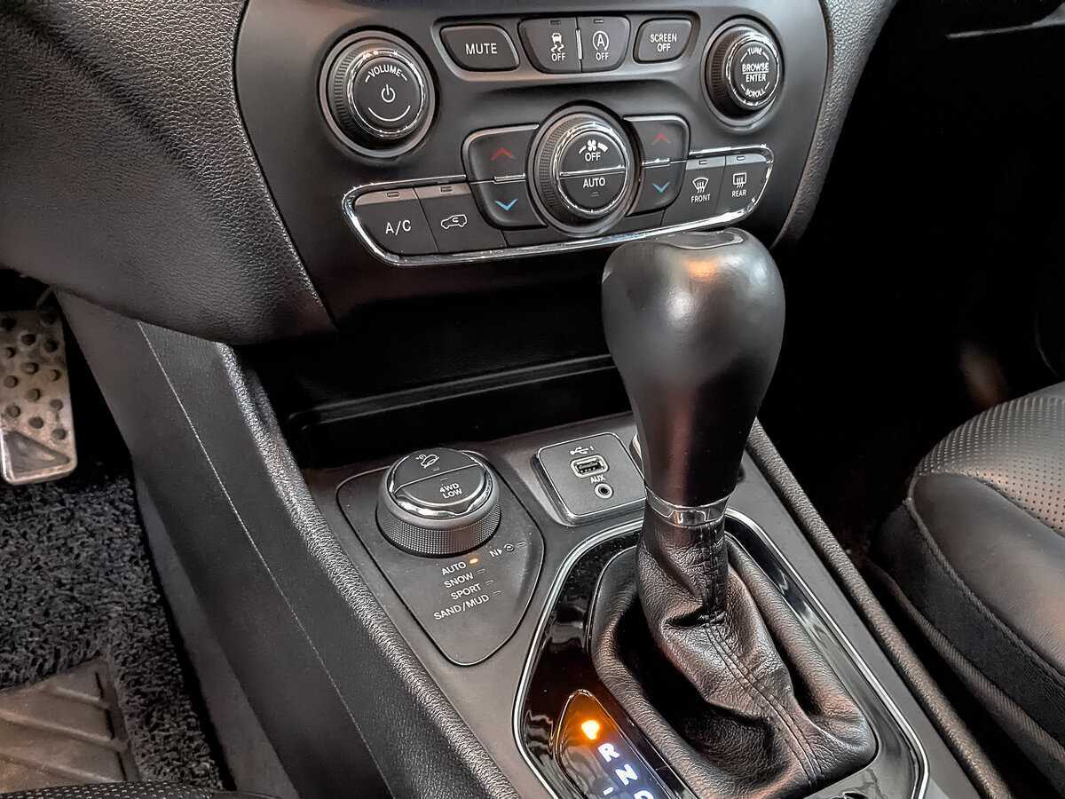 Купить Jeep Cherokee, 2019, 54 809 км.. Фото: #24