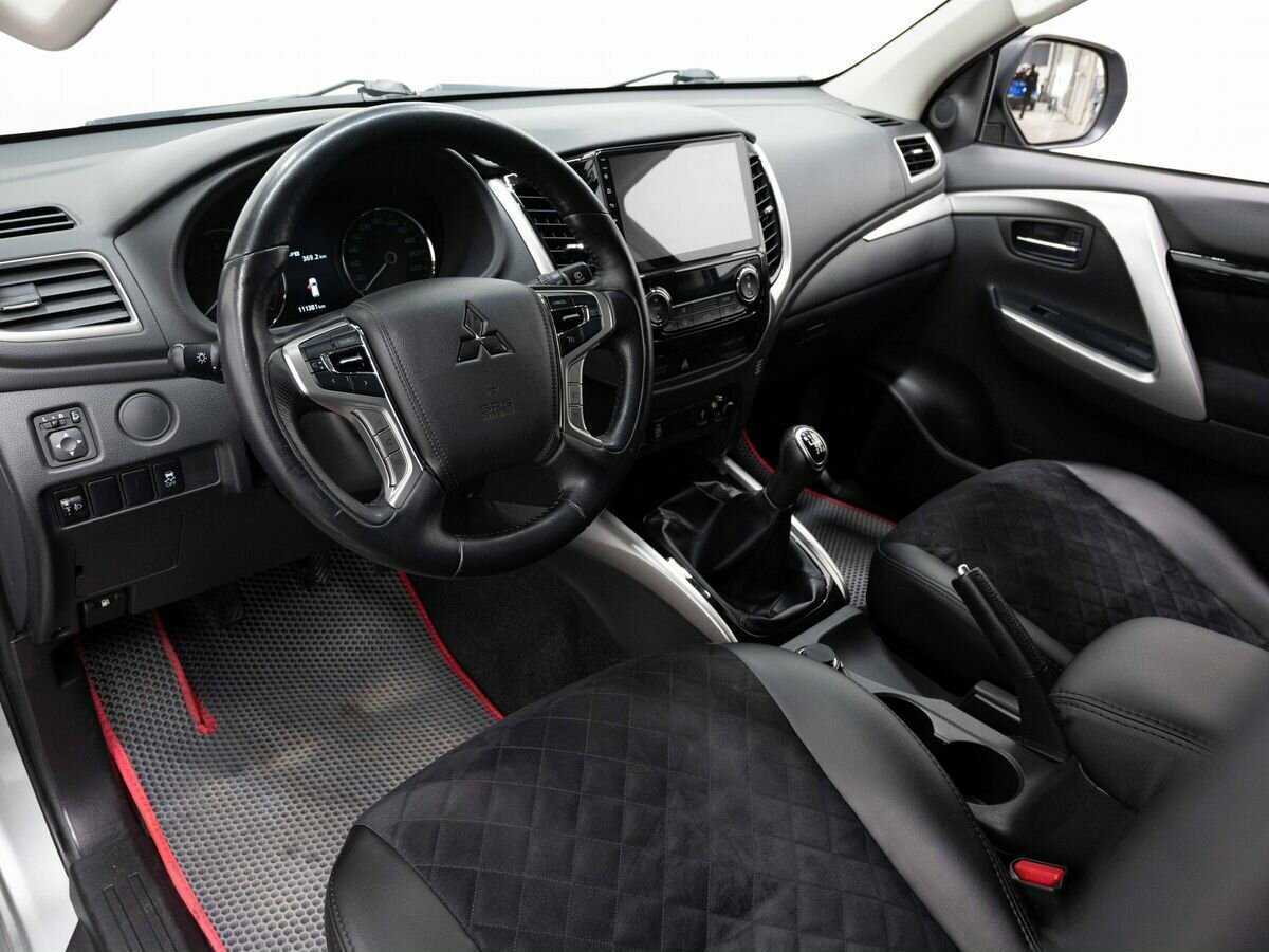 Купить Mitsubishi Pajero Sport, 2017, 111 378 км.. Фото: #7