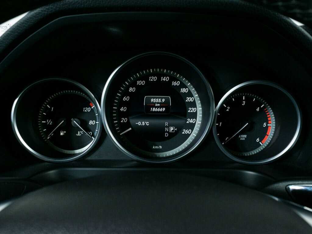 Купить Mercedes-Benz E-Класс, 2014, 184 556 км.. Фото: #10