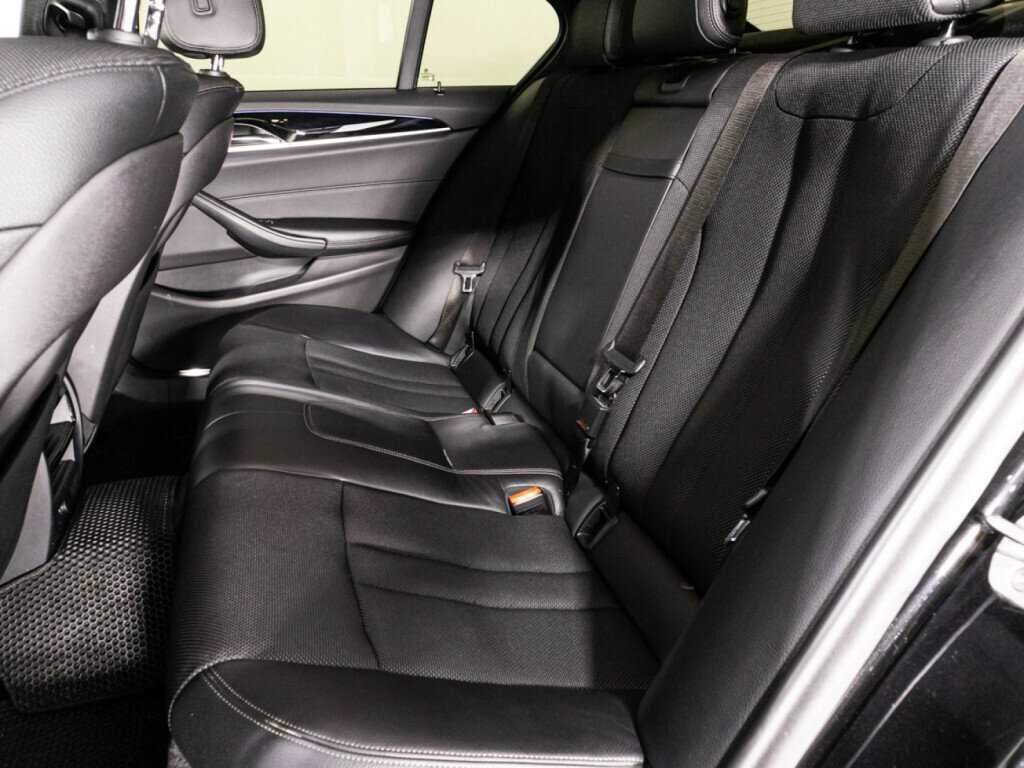 Купить BMW 5 серии, 2017, 142 844 км.. Фото: #9