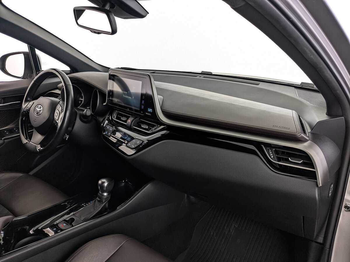 Купить Toyota C-HR, 2017, 78 089 км.. Фото: #12