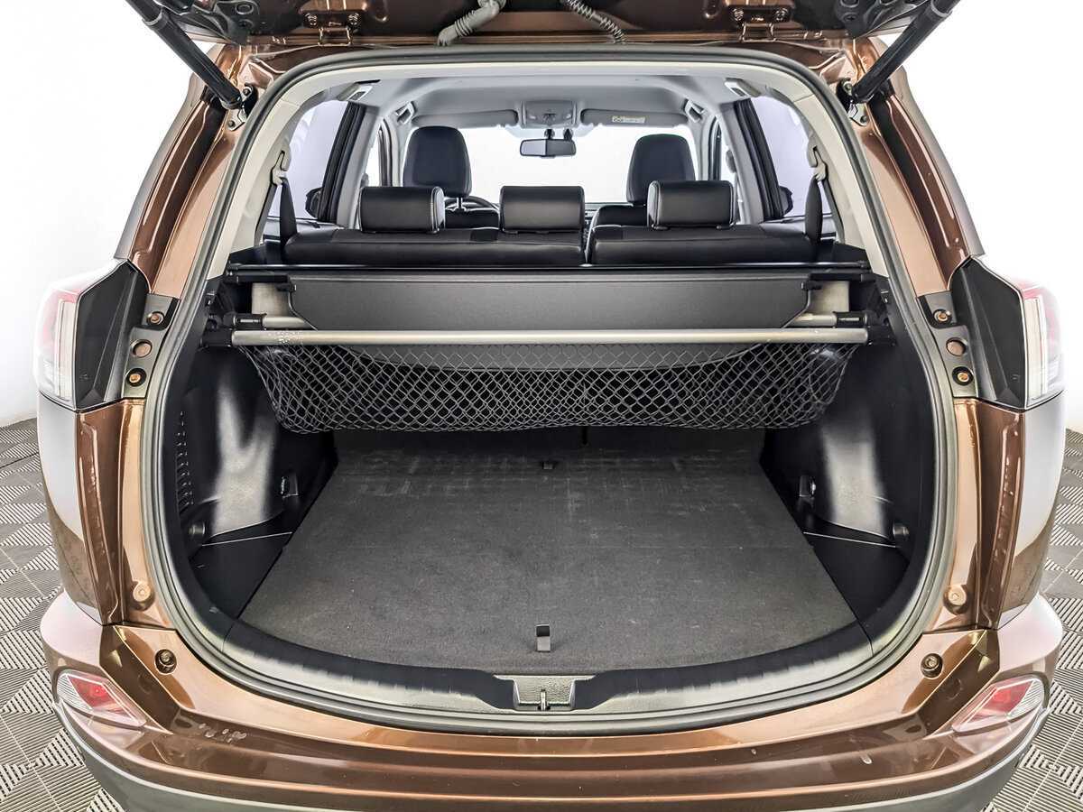 Купить Toyota RAV4, 2017, 65 720 км.. Фото: #9