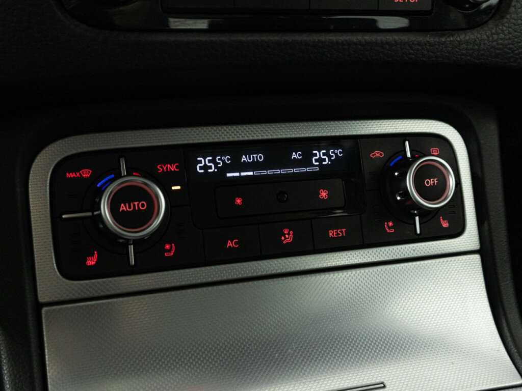 Купить Volkswagen Touareg, 2012, 213 587 км.. Фото: #16