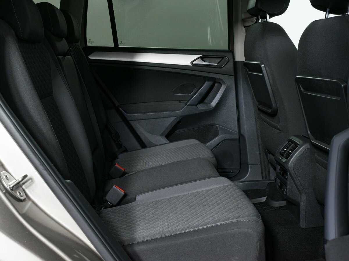 Купить Volkswagen Tiguan, 2018, 117 170 км.. Фото: #9