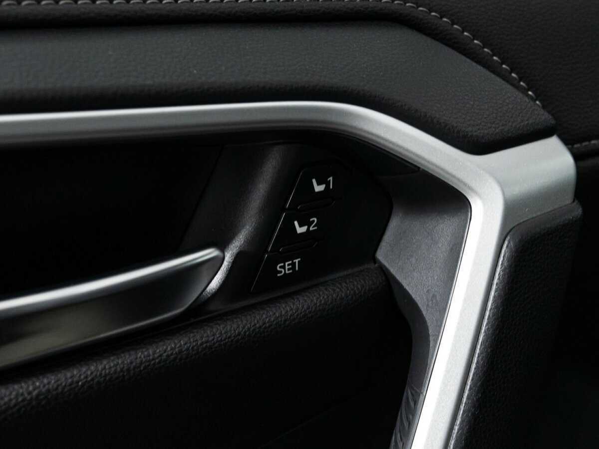 Купить Toyota RAV4, 2020, 72 715 км.. Фото: #16