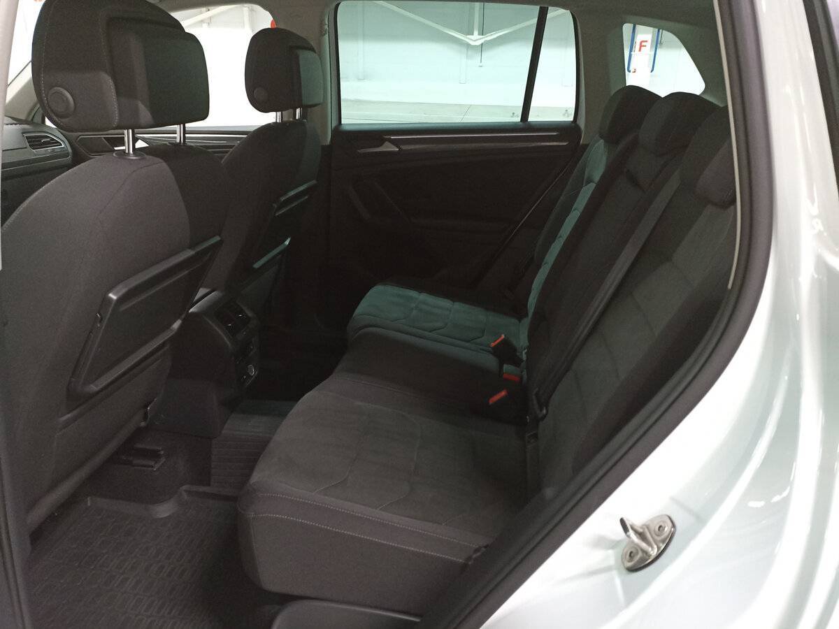 Купить Volkswagen Tiguan, 2018, 160 240 км.. Фото: #11