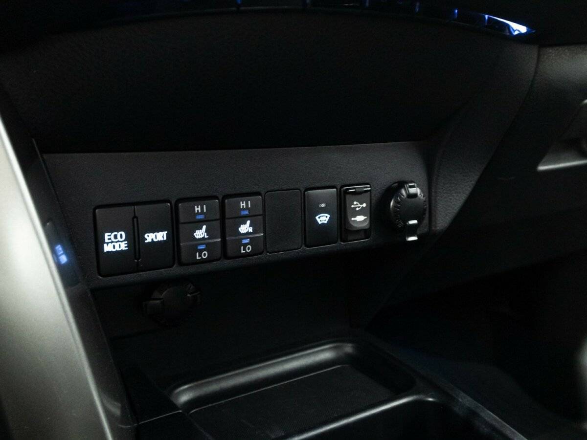 Купить Toyota RAV4, 2019, 82 649 км.. Фото: #19