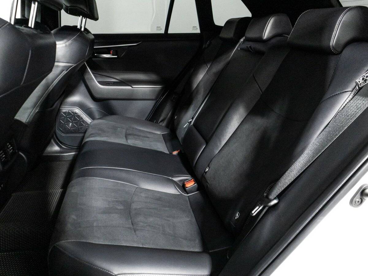 Купить Toyota RAV4, 2020, 63 000 км.. Фото: #9