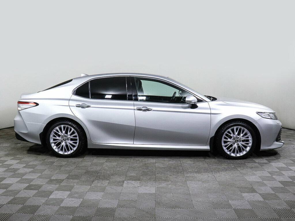 Купить Toyota Camry, 2018, 100 348 км.. Фото: #2