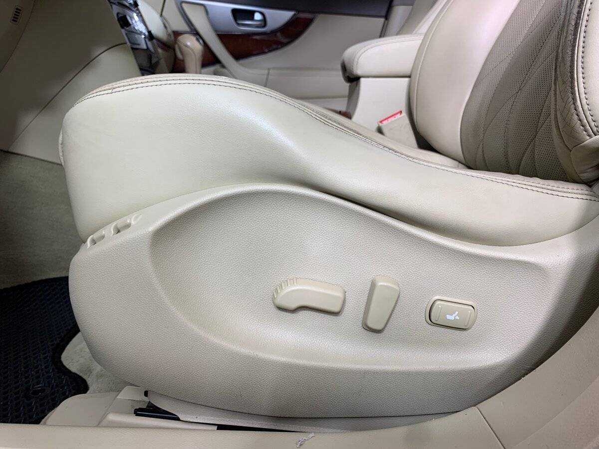 Купить Infiniti FX, 2012, 200 327 км.. Фото: #16