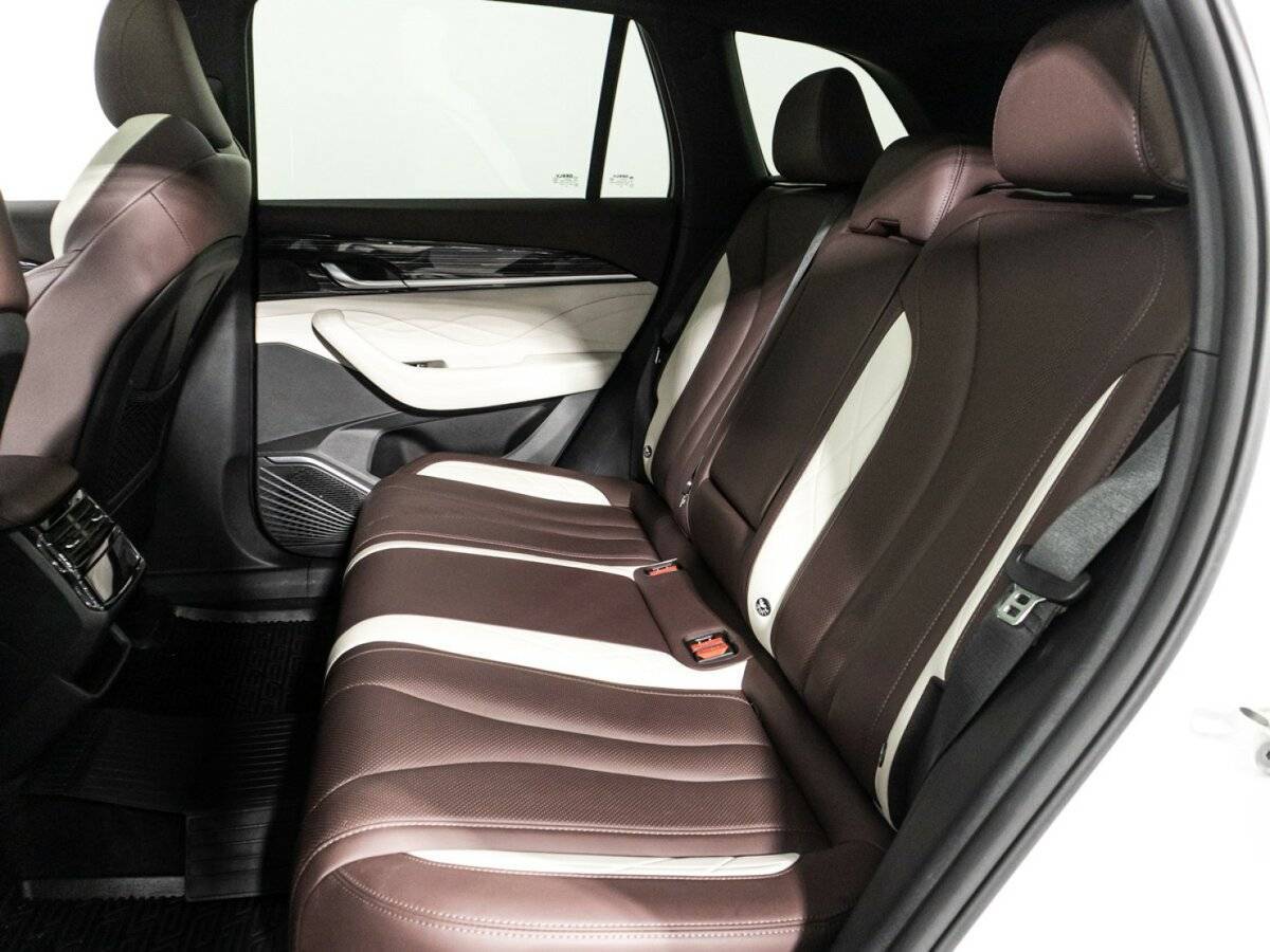 Купить Geely Monjaro, 2023, 61 378 км.. Фото: #9