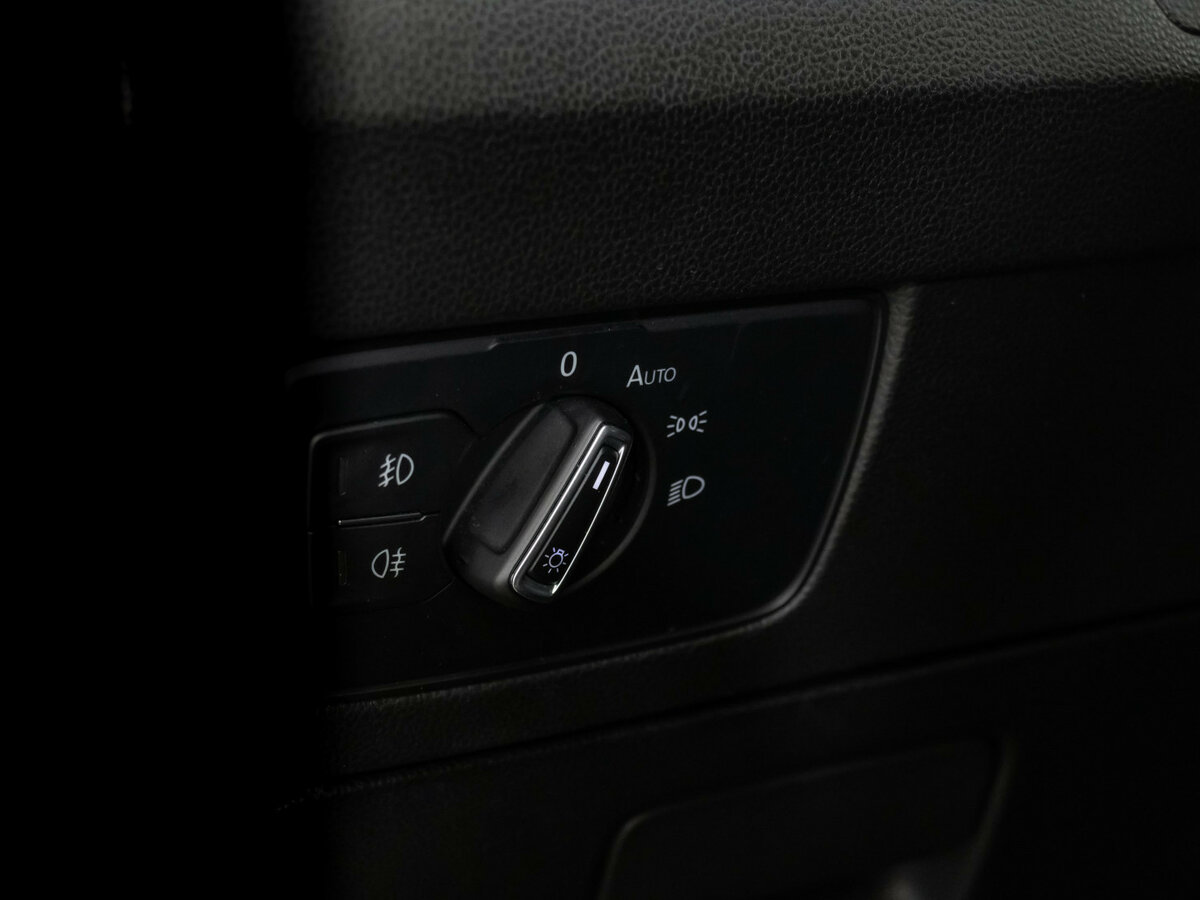 Купить Volkswagen Passat, 2018, 153 110 км.. Фото: #13