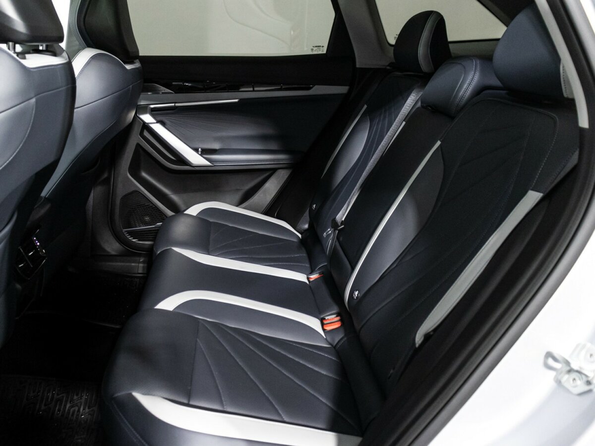 Купить Geely Atlas, 2024, 34 983 км.. Фото: #9