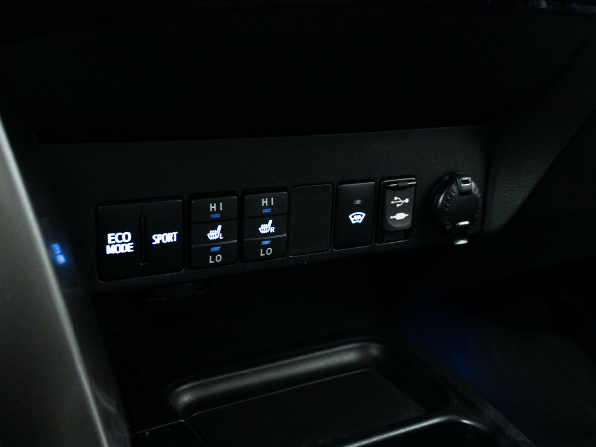 Купить Toyota RAV4, 2016, 111 735 км.. Фото: #17